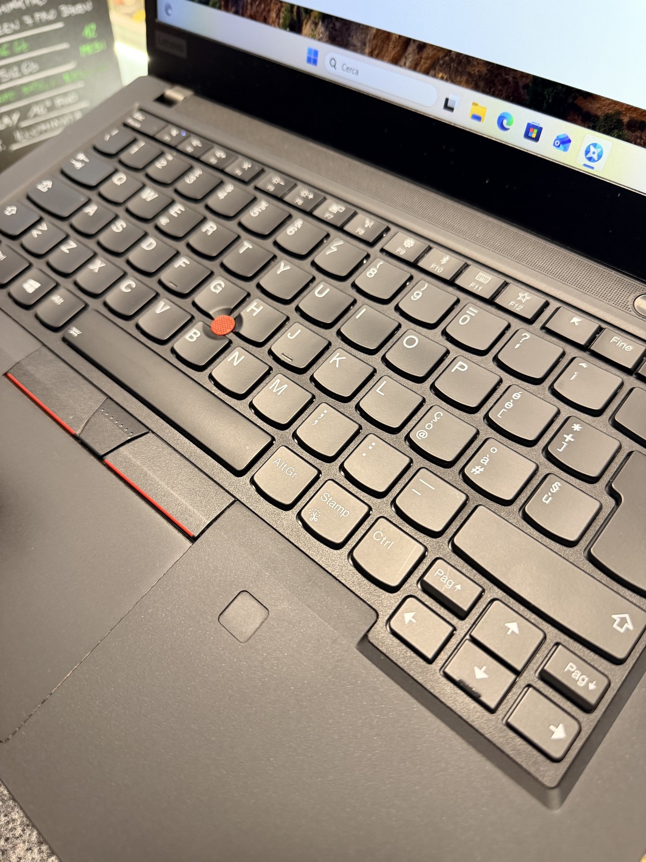 Lenovo ThinkPad T495 Ricondizionato | Ryzen 7 PRO 3700U | 16GB RAM | 512GB SSD | 14" | Windows 11 Pro | Grado B - immagine 4