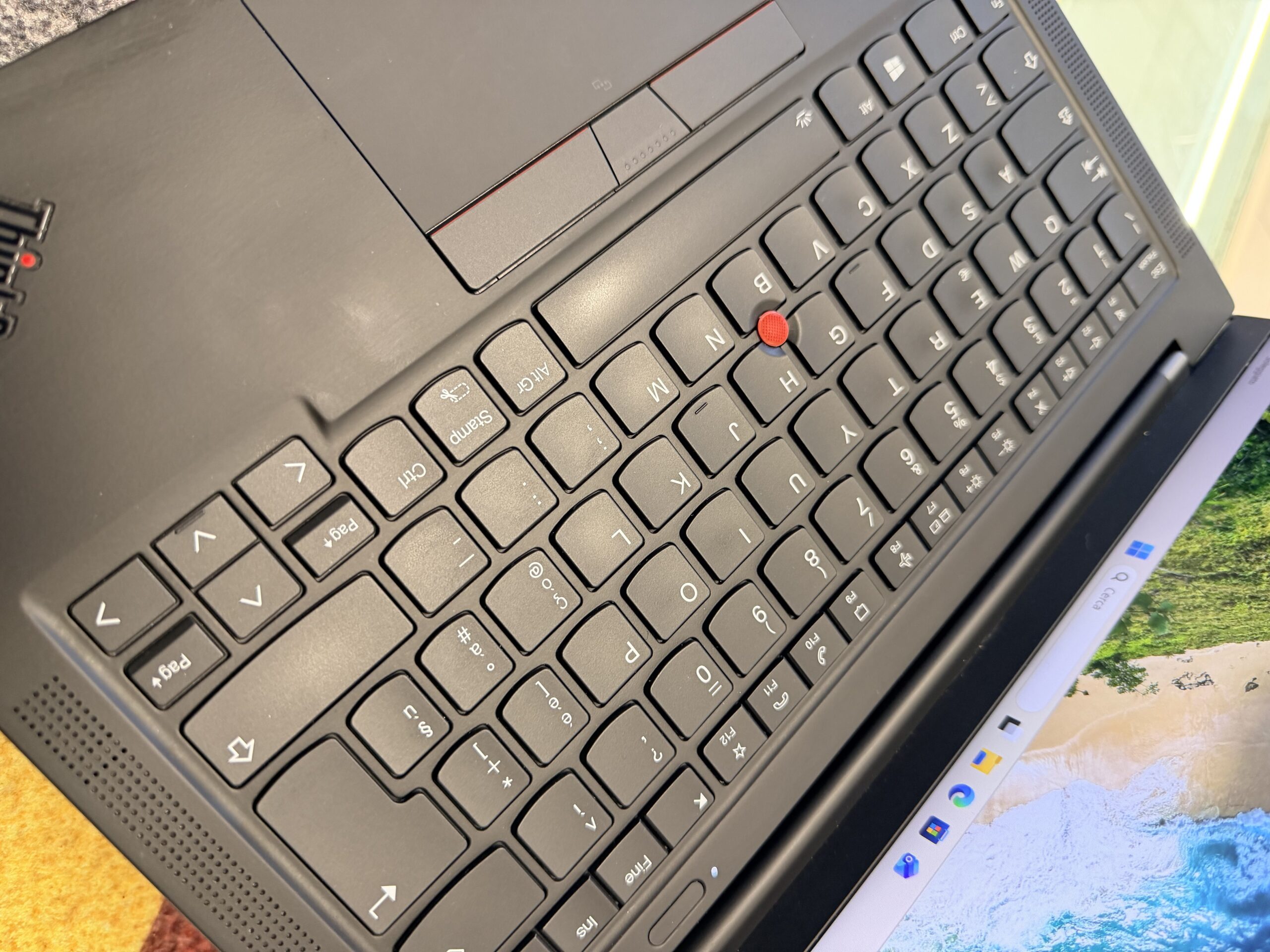 Lenovo ThinkPad X1 Carbon Gen 9 Ricondizionato | i5-1135G7 | 16GB RAM | 512GB SSD | 14" WUXGA | Windows 11 Pro | Grado B - immagine 2