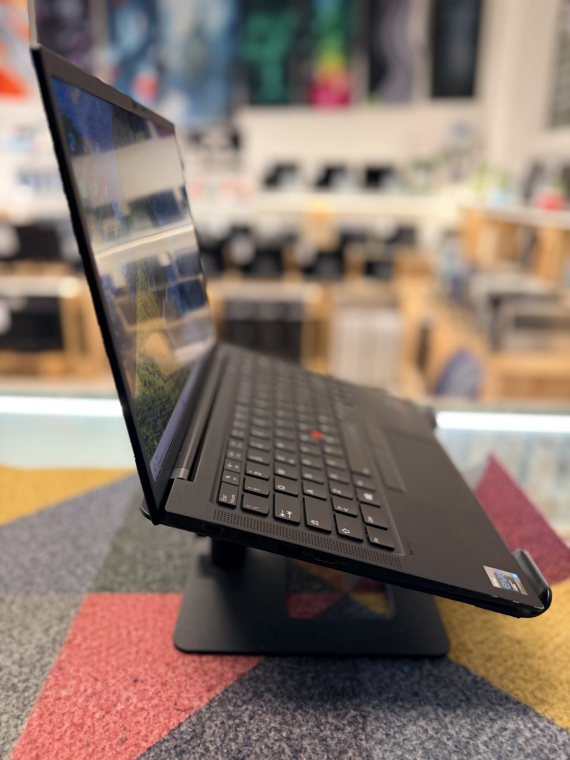 Lenovo ThinkPad X1 Carbon Gen 9 Ricondizionato | i5-1135G7 | 16GB RAM | 512GB SSD | 14" WUXGA | Windows 11 Pro | Grado B - immagine 3