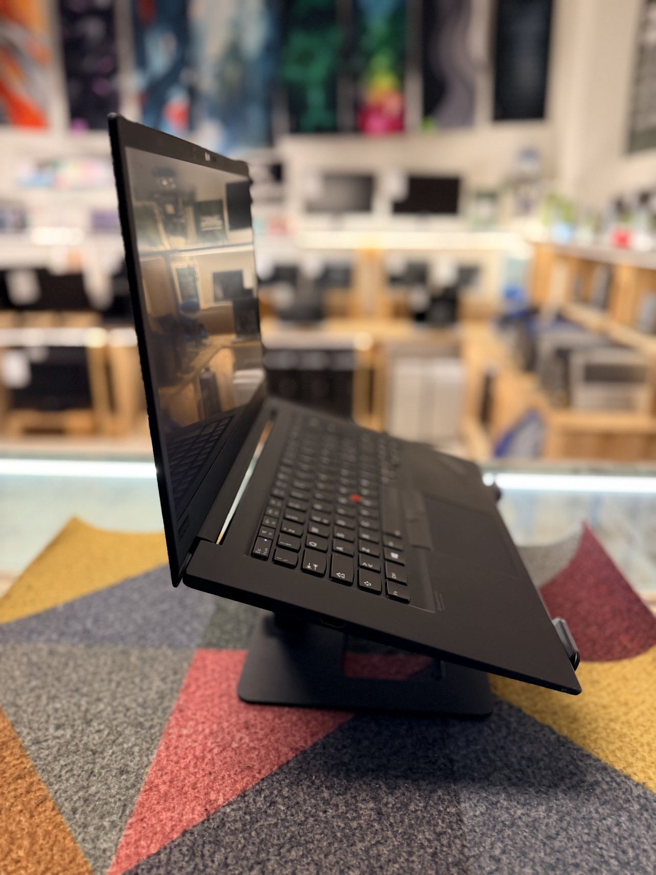 Lenovo ThinkPad X1 Extreme Gen 3 Ricondizionato | i7-10750H | 16GB RAM | 512GB SSD | 15.6″ | Windows 11 Pro | Grado B - immagine 2