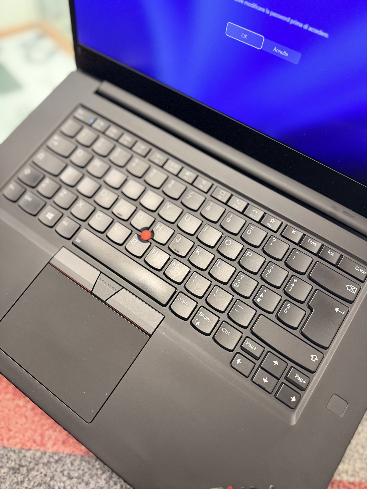 Lenovo ThinkPad X1 Extreme Gen 3 Ricondizionato | i7-10750H | 16GB RAM | 512GB SSD | 15.6″ | Windows 11 Pro | Grado B - immagine 3