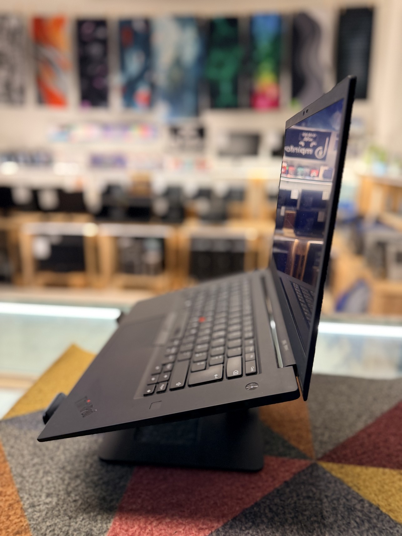 Lenovo ThinkPad X1 Extreme Gen 3 Ricondizionato | i7-10750H | 16GB RAM | 512GB SSD | 15.6″ | Windows 11 Pro | Grado B - immagine 4
