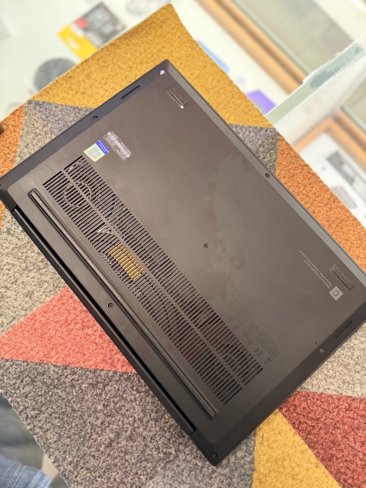 Lenovo ThinkPad X1 Extreme Gen 3 Ricondizionato | i7-10750H | 16GB RAM | 512GB SSD | 15.6″ | Windows 11 Pro | Grado B - immagine 6