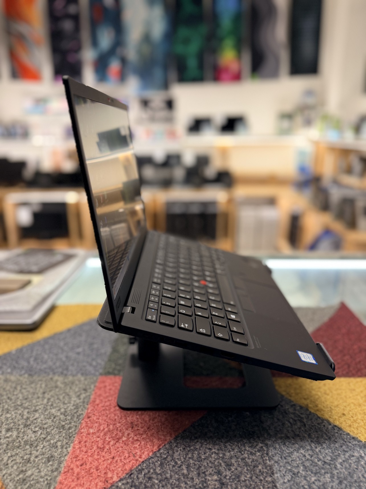Lenovo ThinkPad X1 Carbon Gen 7 Ricondizionato | i7-8565U | 16GB RAM | 512GB SSD | 14″ | Windows 11 Pro | Grado A - immagine 5