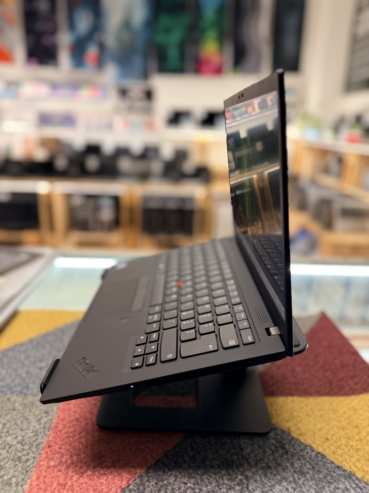 Lenovo ThinkPad X1 Carbon Gen 7 Ricondizionato | i7-8565U | 16GB RAM | 512GB SSD | 14″ | Windows 11 Pro | Grado A - immagine 7
