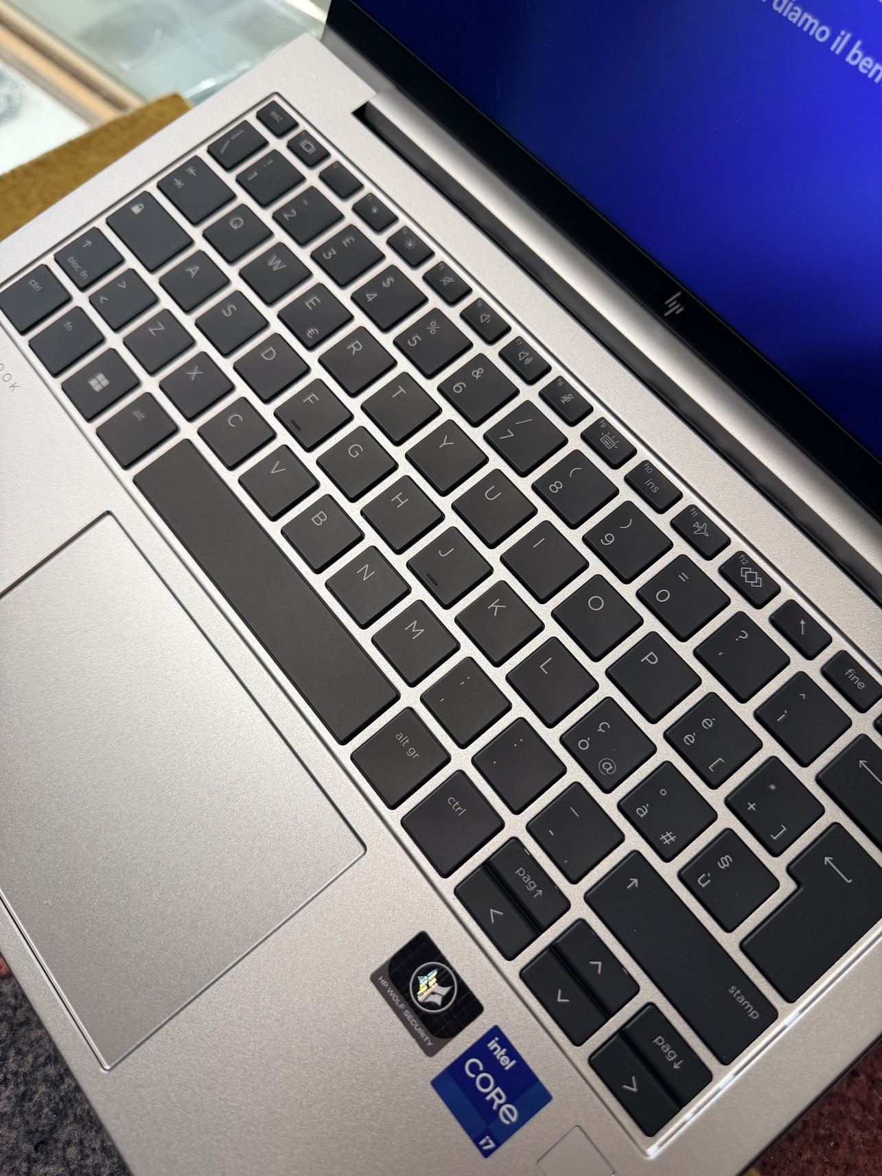 HP EliteBook 830 G9 Ricondizionato | i7-1255U | 16GB RAM | 512GB SSD | 13.3″ WUXGA | Windows 11 Pro | Grado A - immagine 2